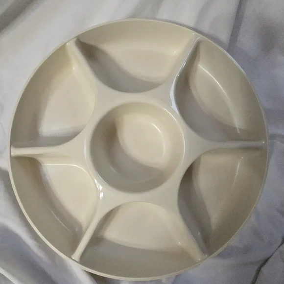 Tupperware Beige Sectioned Platter - Picture 5 of 7
